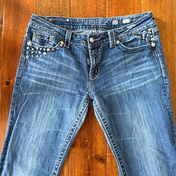 Miss Me women’s 32 beaded denim boot cut low rise jeans - Picture 3 of 4